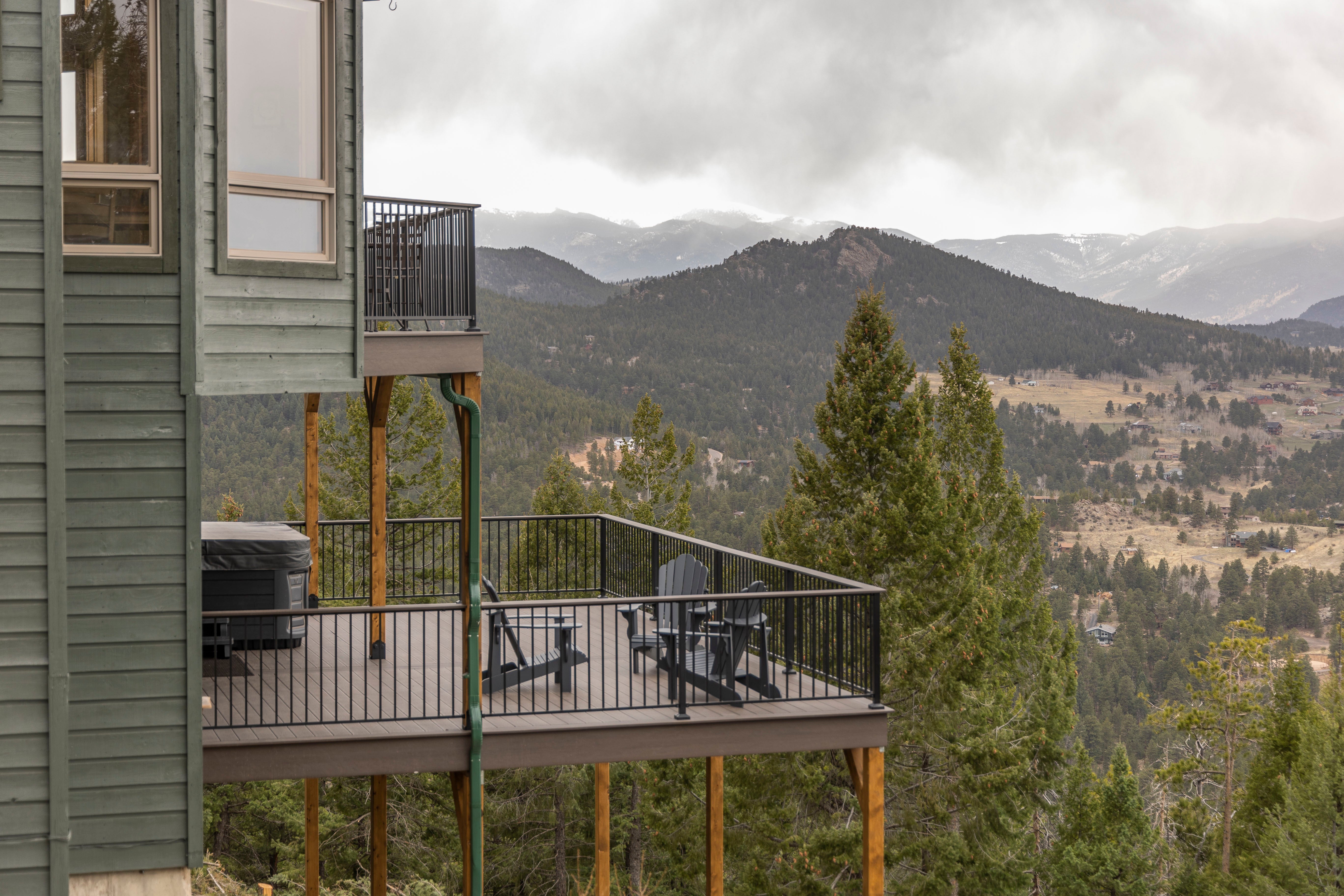 Colorado Custom Covers & Decks – Deckorators