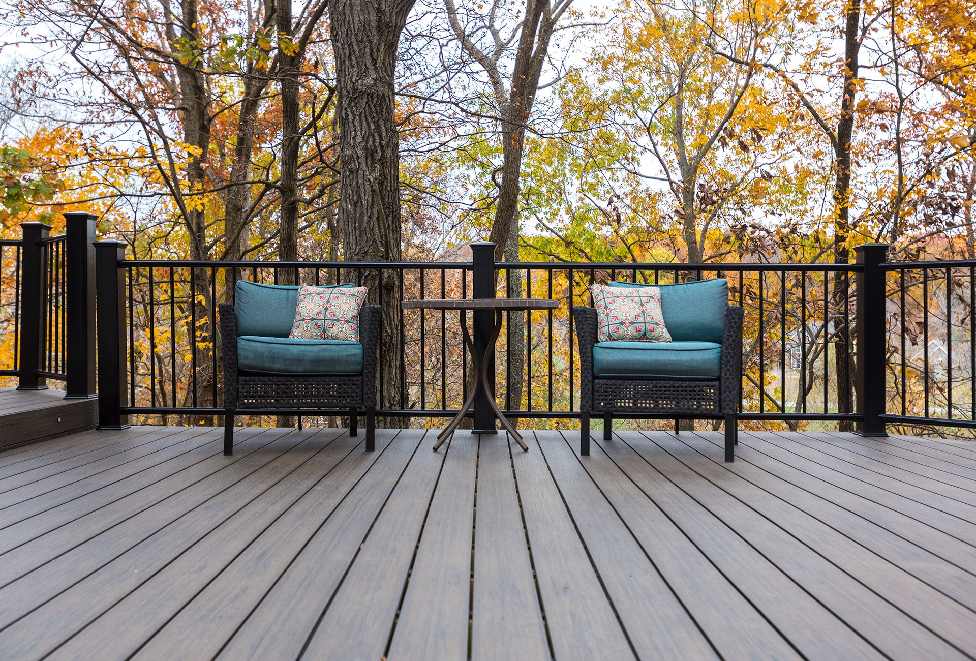 California Custom Decks – Deckorators