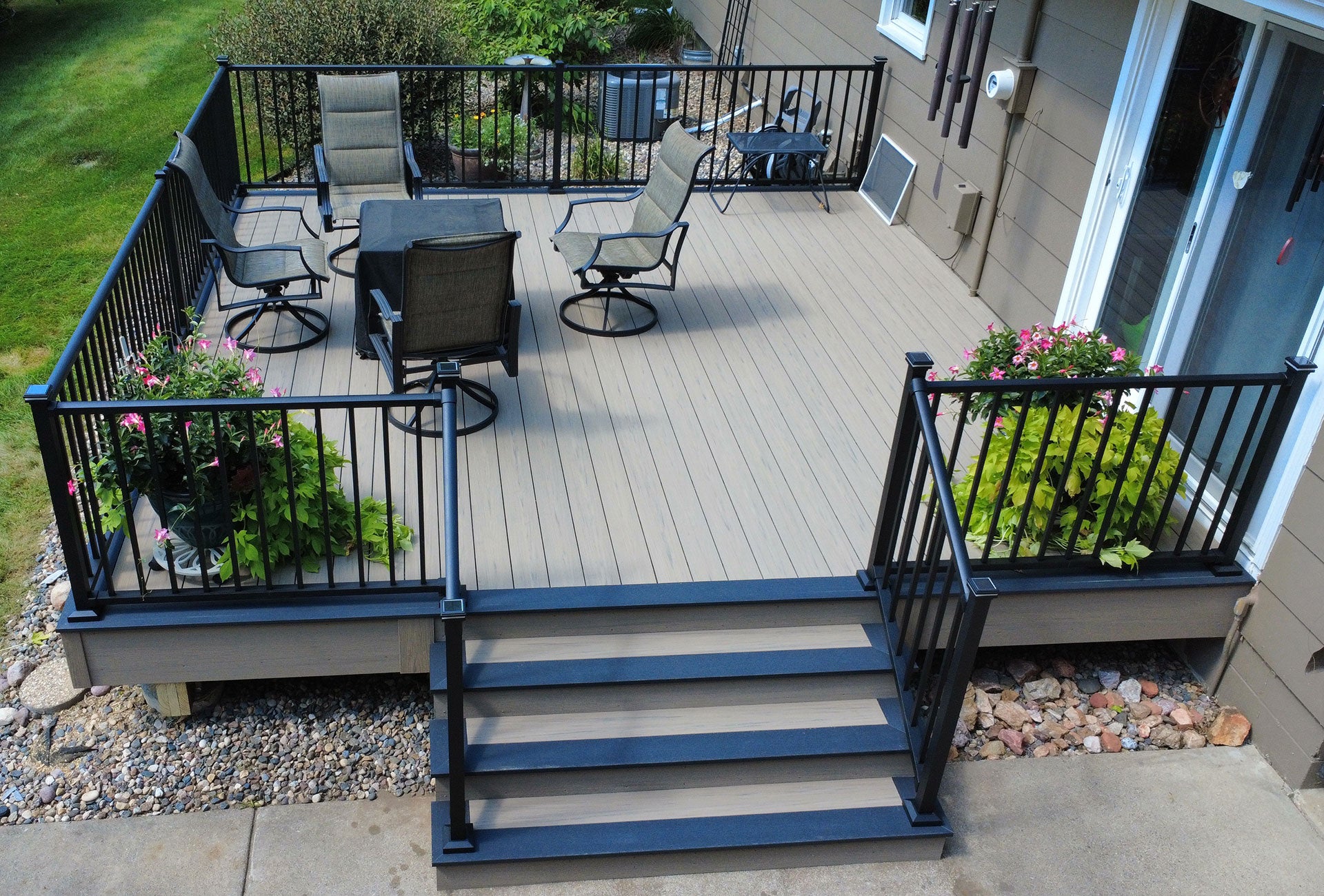 Decked Out Construction, LLC – Deckorators