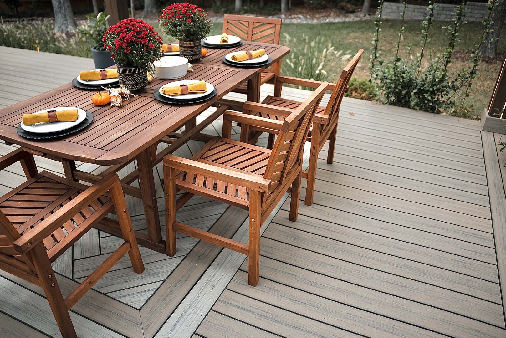 Find your perfect composite decking with Deckorators.